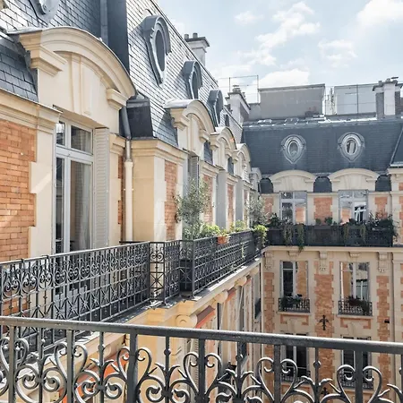 Veeve - Clichy Couture * Parigi